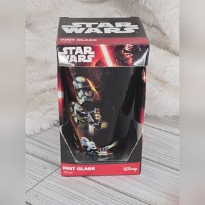 Disney Star Wars The Force Awakens 16 oz Pint Glass (2015) Film Collectible